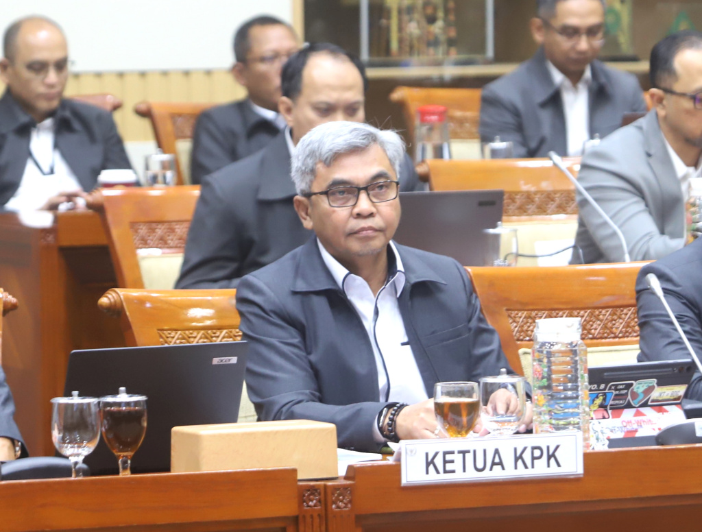 Komisi III gelar raker dengan KPK membahas rencana kinerja KPK 2026 (Ashar/SinPo.id)