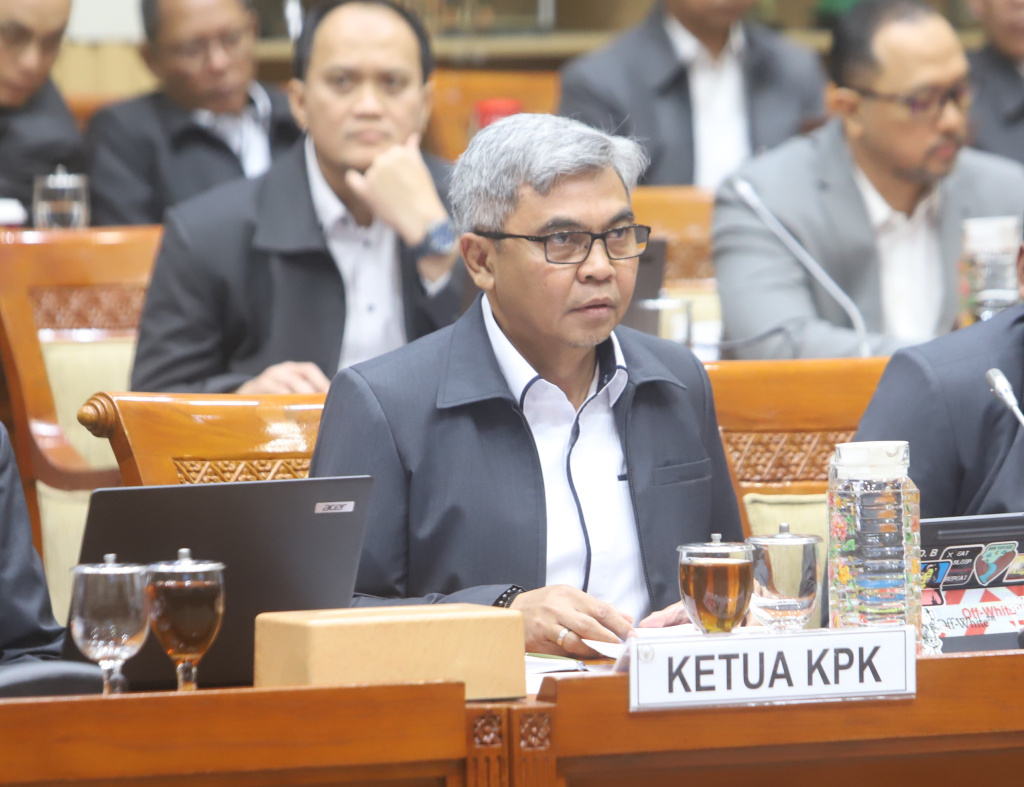 Komisi III gelar raker dengan KPK membahas rencana kinerja KPK 2026 (Ashar/SinPo.id)