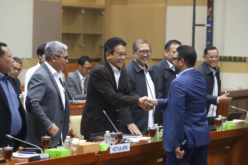 Komisi III DPR menggelar raker dengan Ketua KPK Setyo Budiyanto membahas RUU KUHAP dan Terminologi OTT (Ashar/SinPo.id)