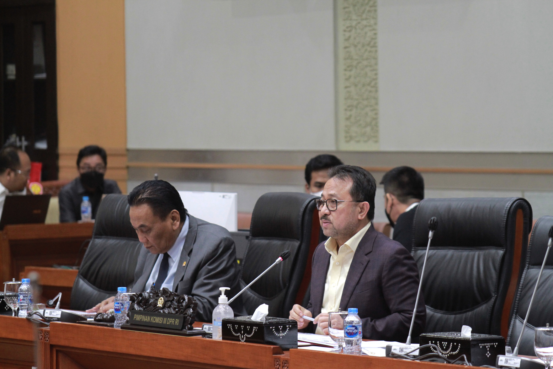 Komisi III DPR gelar raker dengan Menkumham Yasonna Laoly membahas kinerja Kemenkumham 2022 (Ashar/SinPo.id)