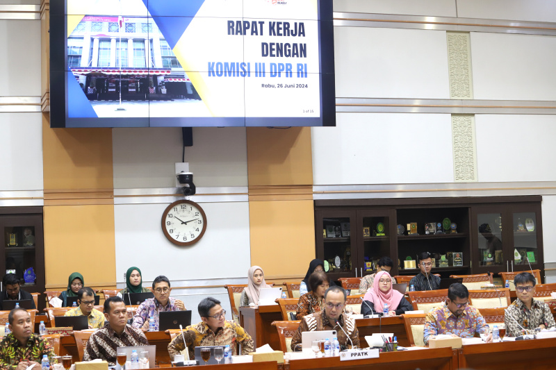 Komisi III DPR gelar raker dengan Kepala PPATK membahas Kinerja PPATK dan Transaksi Judi Online (Ashar/SinPo.id)