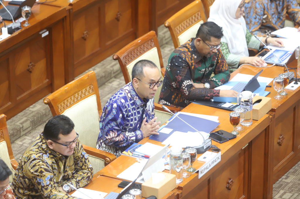 Komisi III DPR menggelar raker dengan Kepala PPATK Ivan Yustiviandana membahas rencana kerja 2026 (Ashar/SinPo.id)