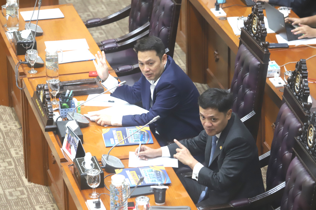 Komisi III DPR menggelar raker dengan Kepala PPATK Ivan Yustiviandana membahas rencana kerja 2026 (Ashar/SinPo.id)