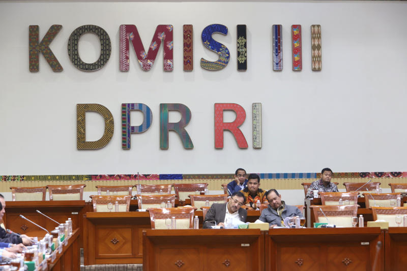 Komisi III DPR gelar RDP dengan Jaksa Agung Muda Bidang Perdata dan Tata Usaha Negara (Jamdatun) Narendra Jatna membahas program kerja (Ashar/SinPo.id)