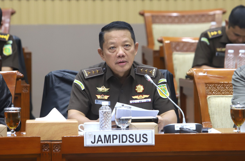 Jaksa Agung Muda Bidang Pidana Khusus (Jampidsus) Febrie Ardiansyah gelar Rapat Dengar Pendapat (RDP) membahas kinerja tindak pidana khusus (Ashar/SinPo.id)