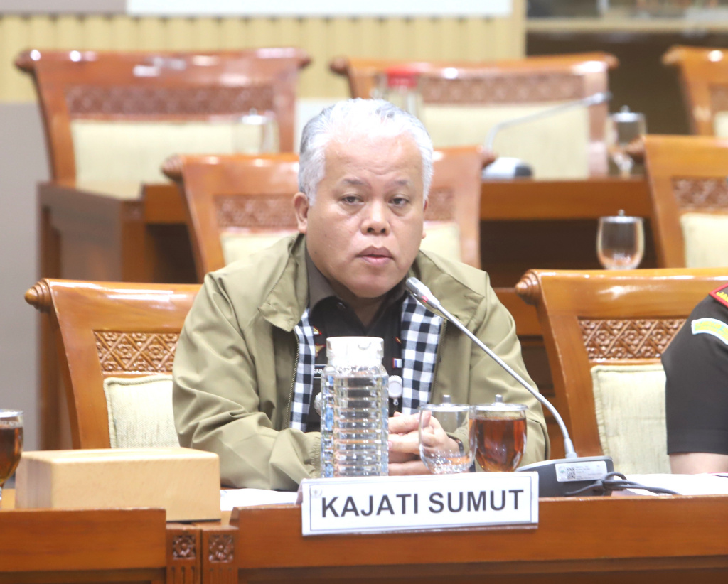 Komisi III DPR menggelar RDP dengan Kajati Sumut,Kajari, JPU Kab Karo dan Ketua Komisi Kejaksaan membahas kronologi kasus korupsi Mark up video profil desa pekerja kreatif videografer Amsal Christy Sitepu (Ashar/SinPo.id)
