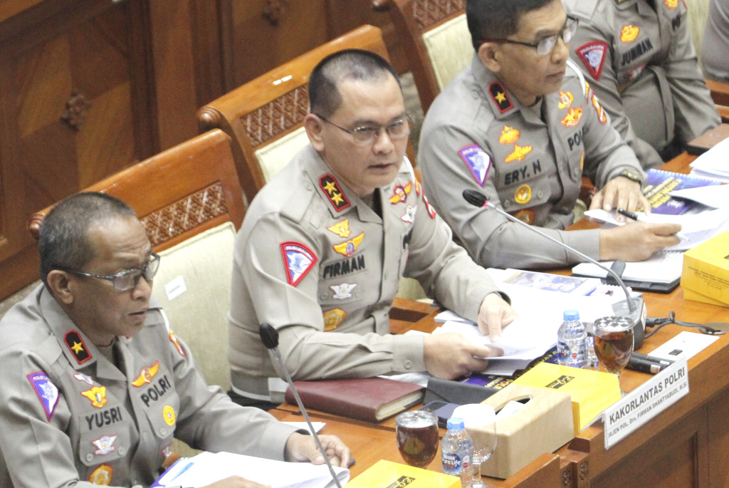 Komisi III DPR gelar RDP dengan Kakorlantas Polri Irjen Pol Firman Shantybudi membahas PNBP (Ashar/SinPo.id)