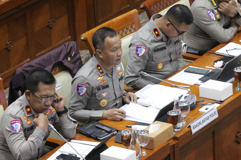 Komisi III DPR gelar RDP dengan Kakorlantas Polri Irjen Pol Aan Suhana membahas titik-titik rawan jelang libur nataru (Ashar/SinPo.id)