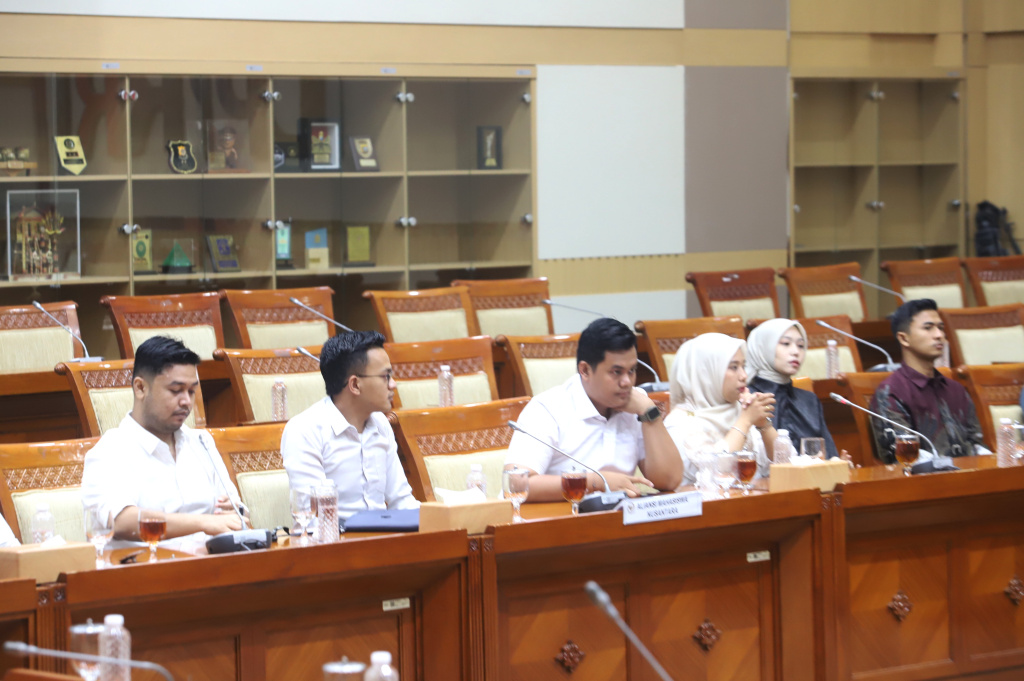 Ketua Komisi III DPR Habiburokhman menggelar RDPU dengan Aliansi Mahasiswa Nusantara membahas menerima dan masukan tentang RUU KUHAP dan Penegakan Hukum (Ashar/SinPo.id)