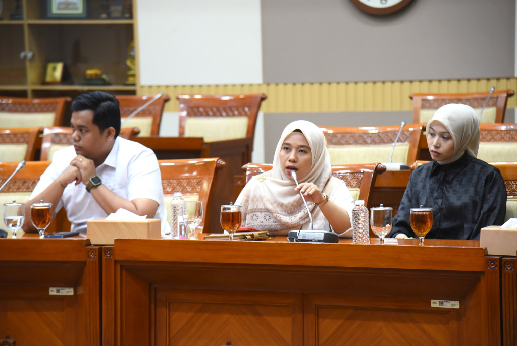 Ketua Komisi III DPR Habiburokhman menggelar RDPU dengan Aliansi Mahasiswa Nusantara membahas menerima dan masukan tentang RUU KUHAP dan Penegakan Hukum (Ashar/SinPo.id)