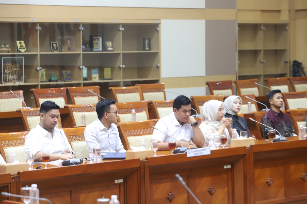 Ketua Komisi III DPR Habiburokhman menggelar RDPU dengan Aliansi Mahasiswa Nusantara membahas menerima dan masukan tentang RUU KUHAP dan Penegakan Hukum (Ashar/SinPo.id)