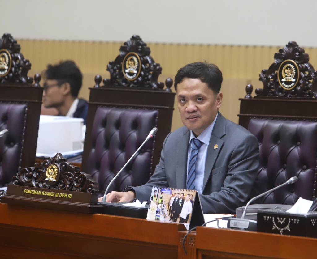 Komisi III DPR menggelar RDPU dengan perwakilan korban Koperasi Bahana Lintas Nusantara (Ashar/SinPo.id)