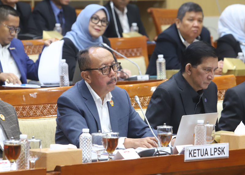 Komisi III DPR menggelar RDPU dengan Ketua LPSK dan PERADI membahas tentang KUHAP (Ashar/SinPo.id)