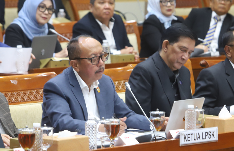 Komisi III DPR menggelar RDPU dengan Ketua LPSK dan PERADI membahas tentang KUHAP (Ashar/SinPo.id)