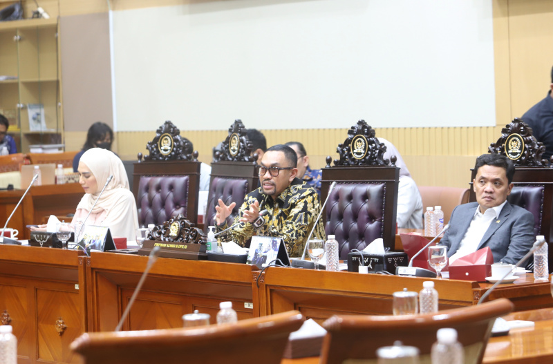 Komisi III DPR gela RDPU dengan para korban penganiayaan pemain sirkus taman safari (Ashar/SinPo.id)