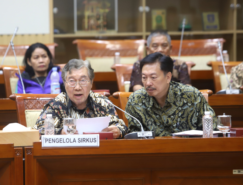 Komisi III DPR gela RDPU dengan para korban penganiayaan pemain sirkus taman safari (Ashar/SinPo.id)