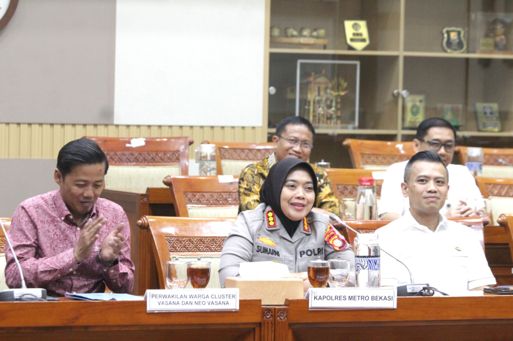 Komisi III DPR gelar RDPU perdamaian dengan perwakilan warga cluster Vasana dan Neo Vasana dengan PT Hasana Damai Putra (Ashar/SinPo.id)