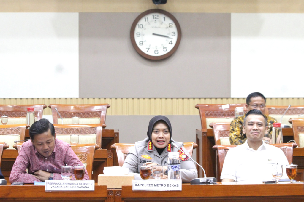 Komisi III DPR gelar RDPU perdamaian dengan perwakilan warga cluster Vasana dan Neo Vasana dengan PT Hasana Damai Putra (Ashar/SinPo.id)