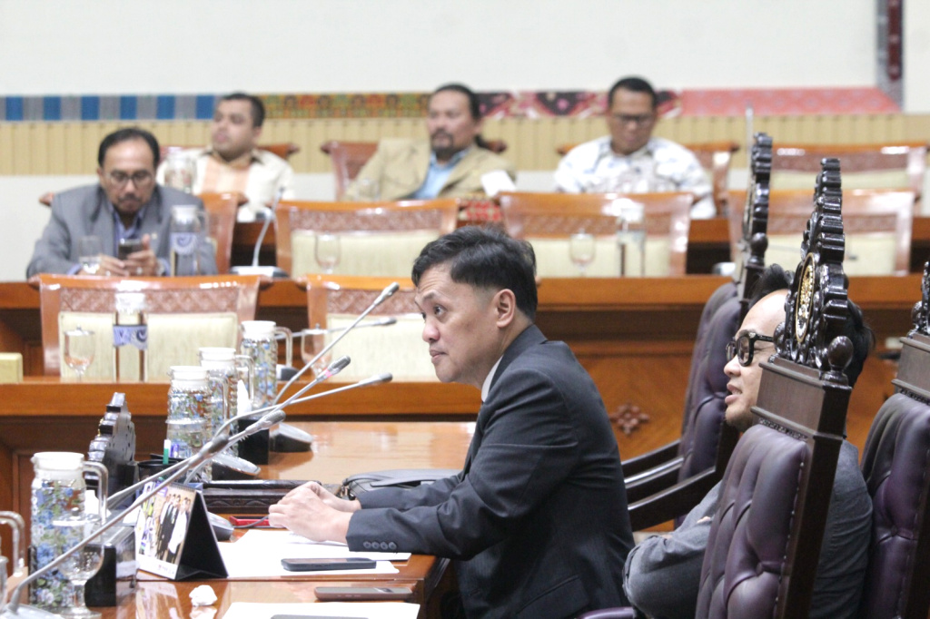 Komisi III DPR gelar RDPU perdamaian dengan perwakilan warga cluster Vasana dan Neo Vasana dengan PT Hasana Damai Putra (Ashar/SinPo.id)