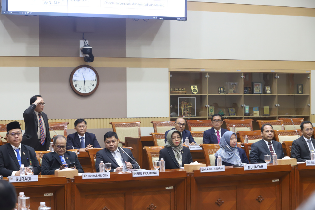 Komisi III DPR gelar rapat Calon Hakim Agung dan Calon Hakim Ad Hoc HAM (Ashar/SinPo.id)