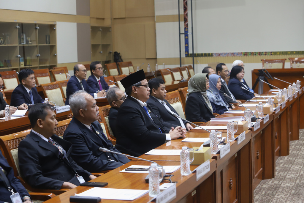 Komisi III DPR gelar rapat Calon Hakim Agung dan Calon Hakim Ad Hoc HAM (Ashar/SinPo.id)