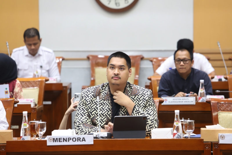 Komisi III DPR gelar raker dengan Menpora dan Menkumham membahas pemberian kewarganegaraan pemain naturalisasi (Ashar/SinPo.id)