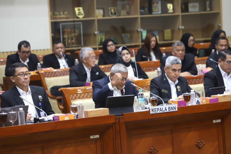 Komisi III gelar dengan Ketua BNN Marthinus Hukom membahas pemetaan jaringan peredaran narkoba (Ashar/SinPo.id)