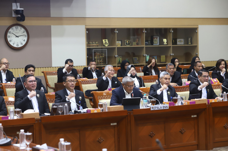 Komisi III gelar dengan Ketua BNN Marthinus Hukom membahas pemetaan jaringan peredaran narkoba (Ashar/SinPo.id)