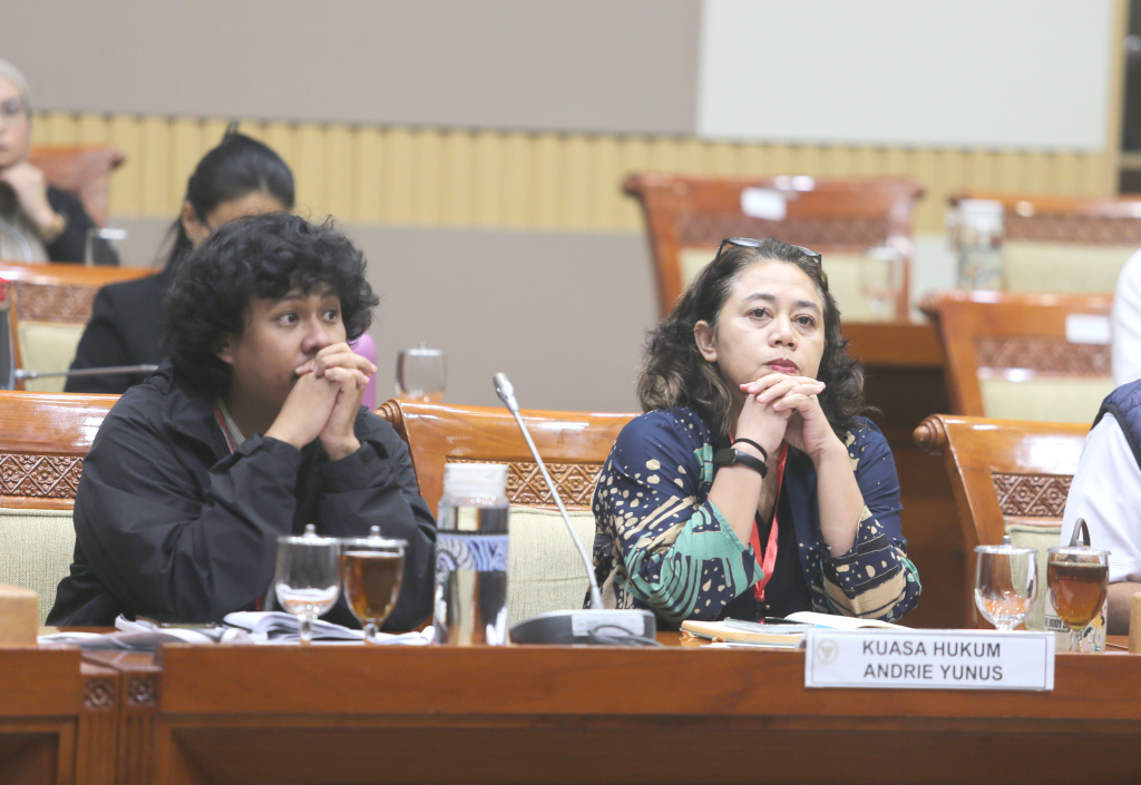 Komisi III DPR gelar RDP dengan Kontras membahas perkembangan kasus penyiraman aktivis Andrie Yunus (Ashar/SinPo.id)