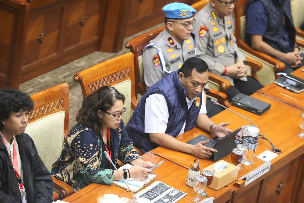 Komisi III DPR gelar RDP dengan Kontras membahas perkembangan kasus penyiraman aktivis Andrie Yunus (Ashar/SinPo.id)