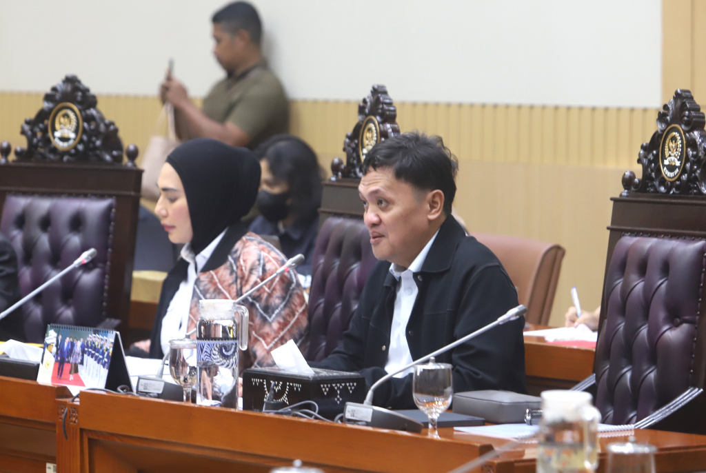 Komisi III DPR menggelar RDPU membahas terkait perubahan Perpres No 5 Tahun 2013 tentang Hak Keuangan dan Fasilitas Hakim Ad Hoc (Ashar/SinPo.id)