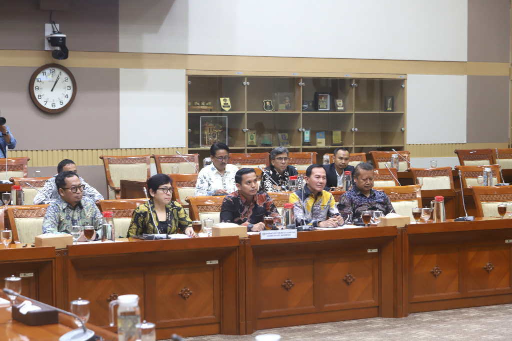 Komisi III DPR menggelar RDPU membahas terkait perubahan Perpres No 5 Tahun 2013 tentang Hak Keuangan dan Fasilitas Hakim Ad Hoc (Ashar/SinPo.id)
