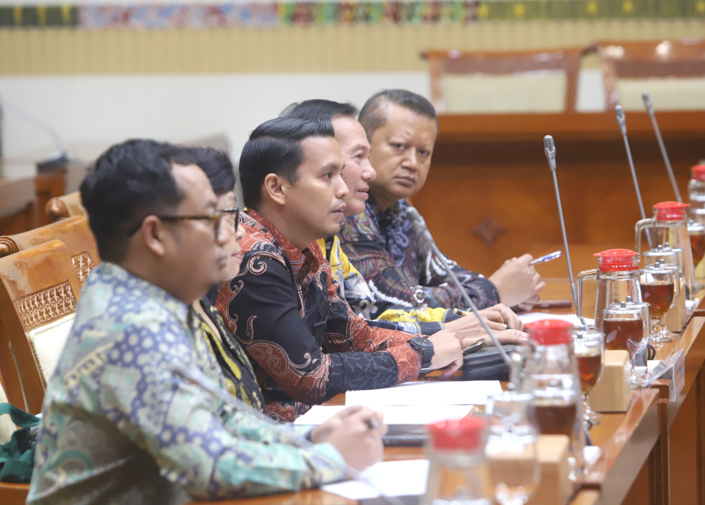Komisi III DPR menggelar RDPU membahas terkait perubahan Perpres No 5 Tahun 2013 tentang Hak Keuangan dan Fasilitas Hakim Ad Hoc (Ashar/SinPo.id)