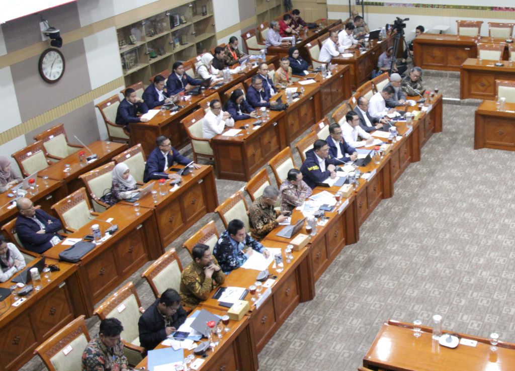 Komisi III DPR menggelar RDPU terkait permasalahan hukum Lender Dana Syariah Indonesia (Ashar/SinPo.id)