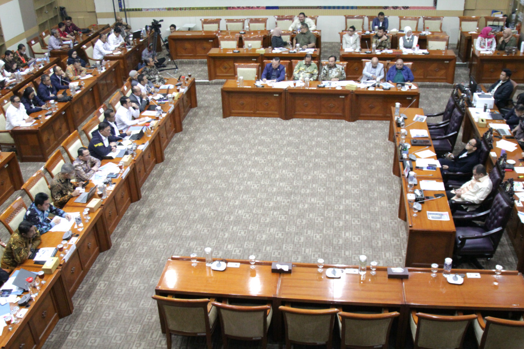 Komisi III DPR menggelar RDPU terkait permasalahan hukum Lender Dana Syariah Indonesia (Ashar/SinPo.id)