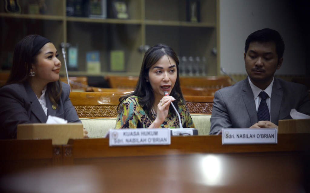 Komisi III DPR Gelar RDPU kasus pencemaran nama baik Nabila O'Brien dengan Zendhy dan Evi telah berakhir damai (Ashar/SinPo.id)