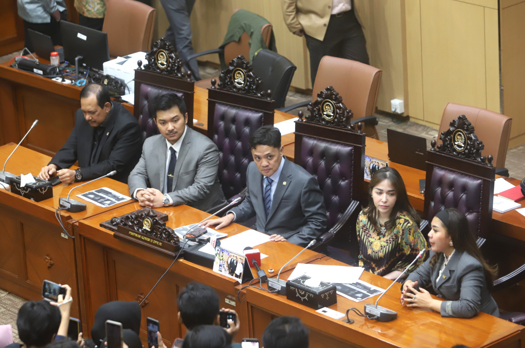 Komisi III DPR Gelar RDPU kasus pencemaran nama baik Nabila O'Brien dengan Zendhy dan Evi telah berakhir damai (Ashar/SinPo.id)