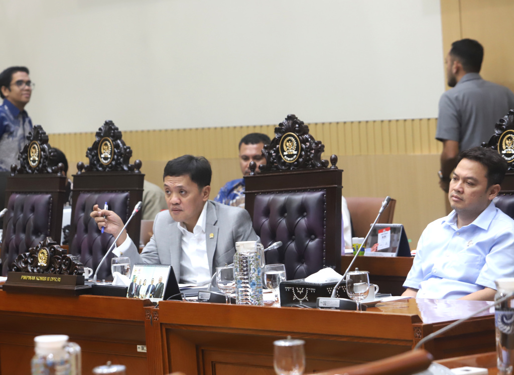 Komisi III DPR menggelar RDPU dengan Wakapolda Brigjen Pol Latif Usman dan Tim Kuasa Hukum Saudari Ratih Asmara Dewi terkait pengaduan masyarakat terkait hukum (Ashar/SinPo.id)