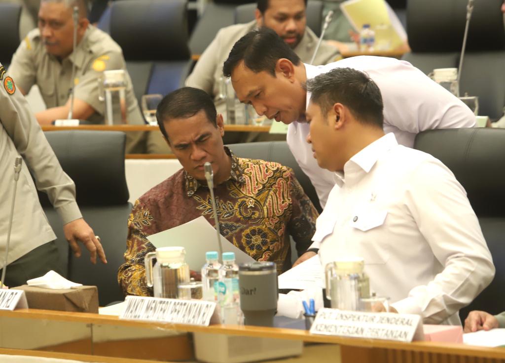 Komisi IV DPR menggelar Raker dengan Menteri Pertanian Amran Sulaiman membahas rencana program kegiatan 2026 (Ashar/SinPo.id)