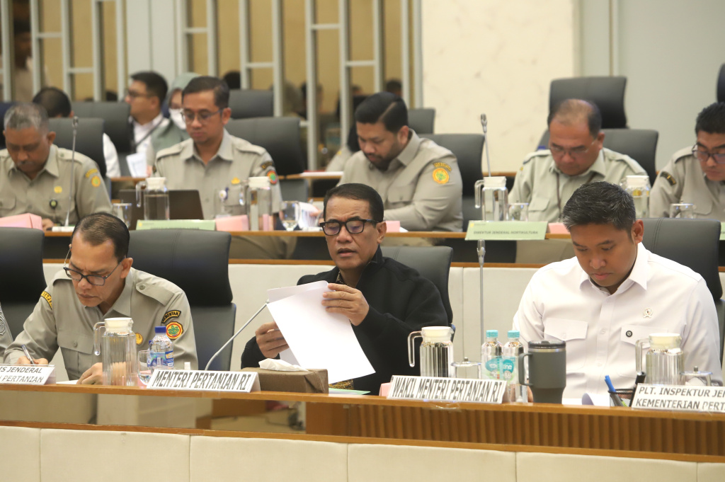 Komisi IV DPR menggelar Raker dengan Menteri Pertanian Amran Sulaiman membahas rencana program kegiatan 2026 (Ashar/SinPo.id)