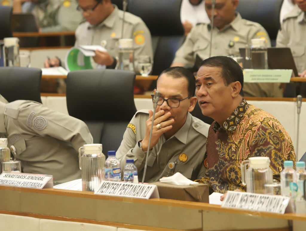 Komisi IV DPR menggelar Raker dengan Menteri Pertanian Amran Sulaiman membahas rencana program kegiatan 2026 (Ashar/SinPo.id)