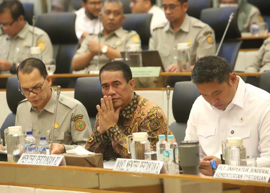 Komisi IV DPR menggelar Raker dengan Menteri Pertanian Amran Sulaiman membahas rencana program kegiatan 2026 (Ashar/SinPo.id)