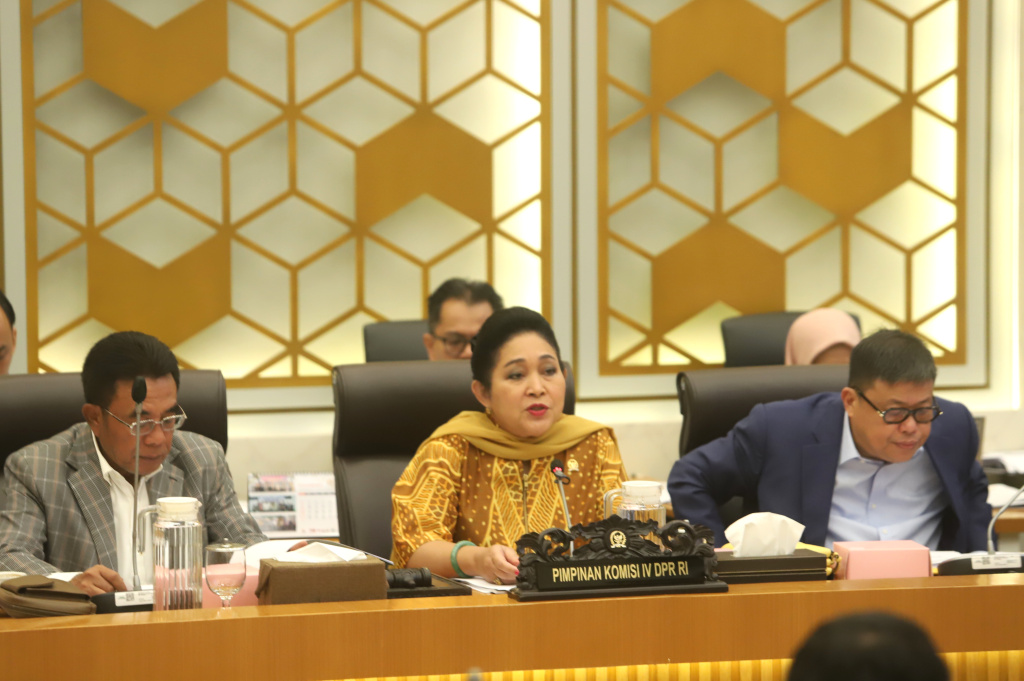 Komisi IV DPR menggelar Raker dengan Menteri Pertanian Amran Sulaiman membahas rencana program kegiatan 2026 (Ashar/SinPo.id)