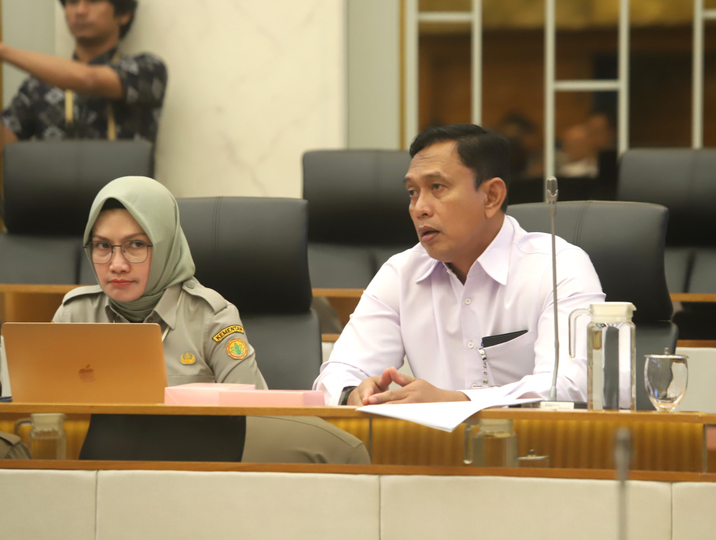 Komisi IV DPR menggelar Raker dengan Menteri Pertanian Amran Sulaiman membahas rencana program kegiatan 2026 (Ashar/SinPo.id)