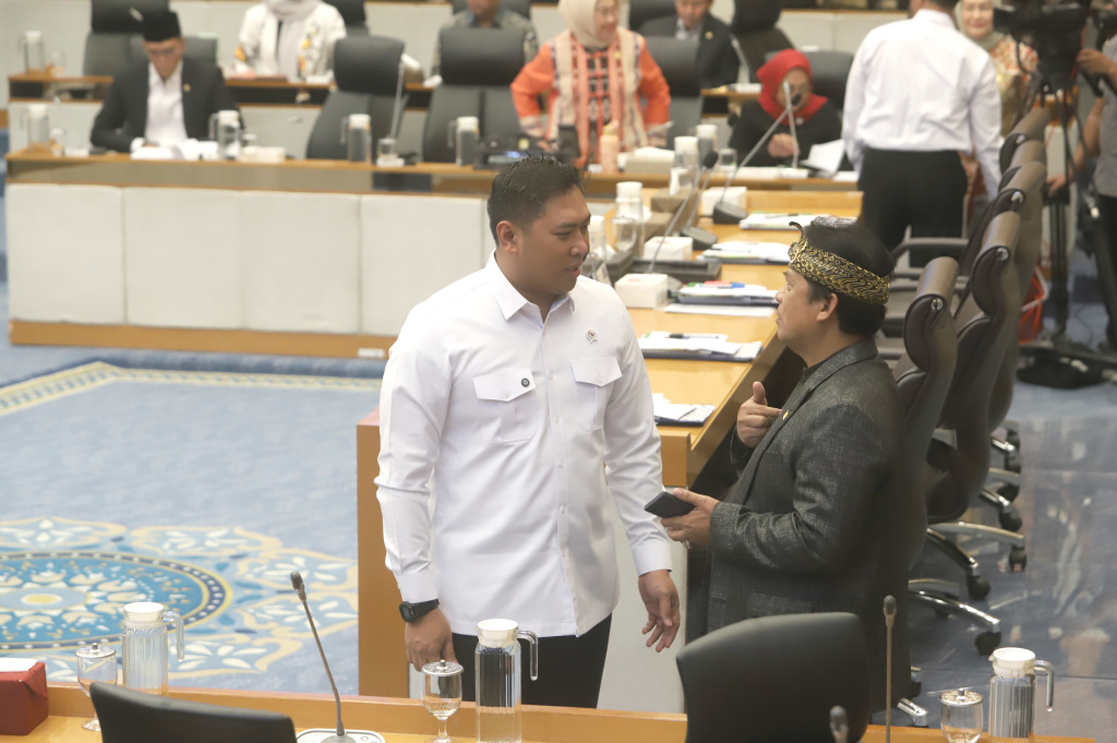 Komisi IV DPR menggelar raker dengan Menteri Pertanian, Menteri KKP, Bulog membahas penguatan ketahanan pangan nasional (Ashar/SinPo.id)