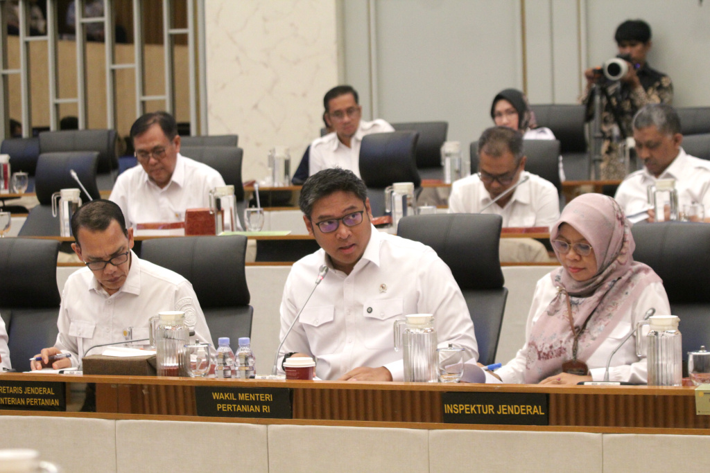 Komisi IV DPR gelar raker dengan Wamentan Sudaryono membahas Penyesuaian Anggaran 2026 (Ashar/SinPo.id)