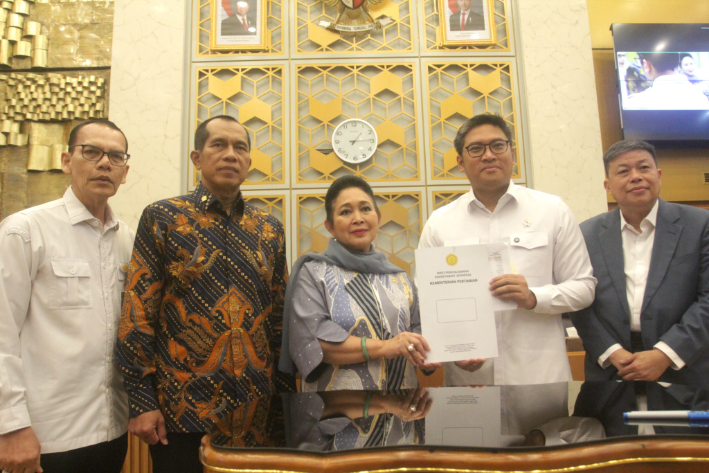 Komisi IV DPR gelar raker dengan Wamentan Sudaryono membahas Penyesuaian Anggaran 2026 (Ashar/SinPo.id)