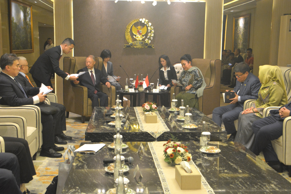 Komisi IV DPR menerima kunjungan kehormatan NPC China di Ruang Delegasi DPR (Ashar/SinPo.id)