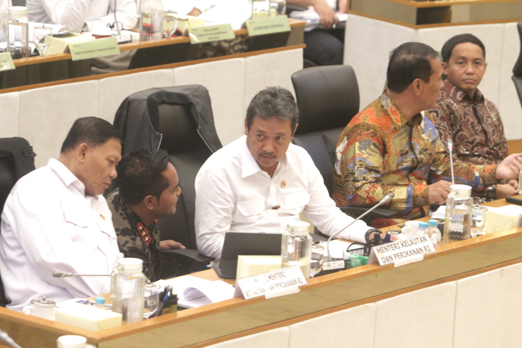 Komisi IV DPR menggelar raker dengan Menteri Pertanian, Menteri Kehutanan dan Menteri Kelautan dan Perikanan membahas pemulihan pasca bencana (Ashar/SinPo.id)