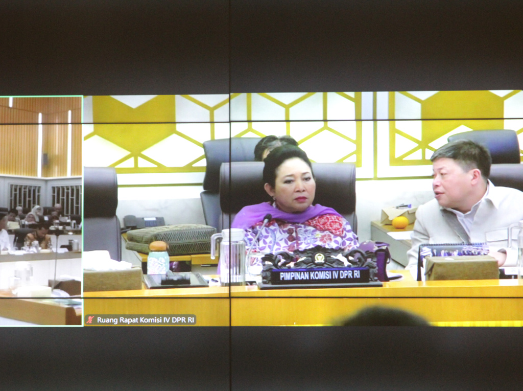 Komisi IV DPR menggelar raker dengan Menteri Pertanian, Menteri Kehutanan dan Menteri Kelautan dan Perikanan membahas pemulihan pasca bencana (Ashar/SinPo.id)